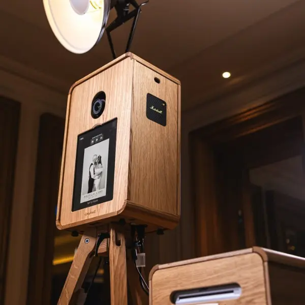 Alquiler fotomatón madera vintage Madrid