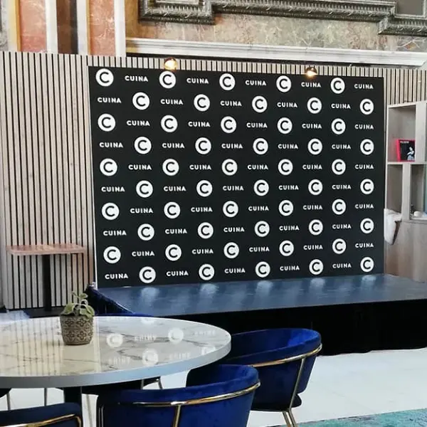 Photocall brandeado con marca