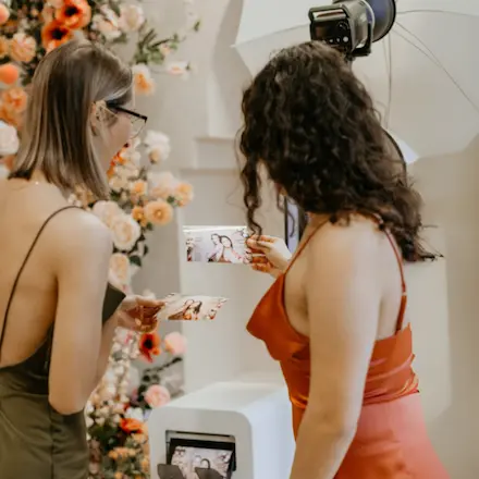 invitados con fotos fotomaton