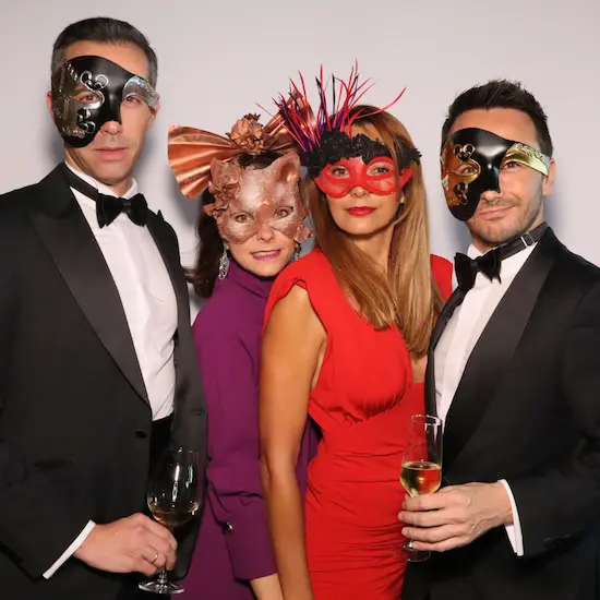 fiesta de las mascaras