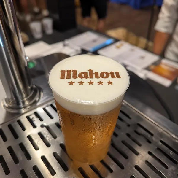 Cerveza serigrafiada con logo